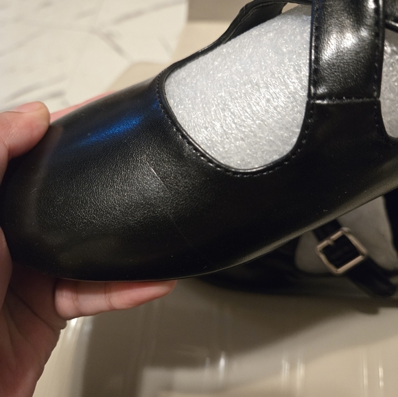 Black cross belted shoes size 8 - Picture 6 of 7